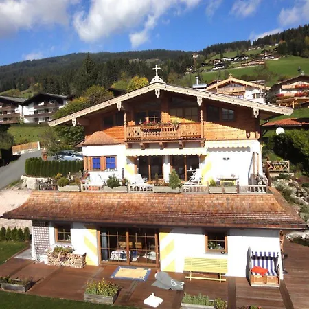 Traumchalet Mit Sauna In Kirchberg Im Skigebiet Kitzbuehel Daire