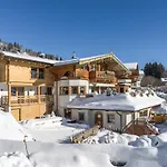 Traumchalet Mit Sauna In Kirchberg Im Skigebiet Kitzbuehel דירה *
