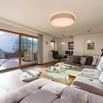 Traumchalet Mit Sauna In Kirchberg Im Skigebiet Kitzbuehel קירשברג אין טירול
